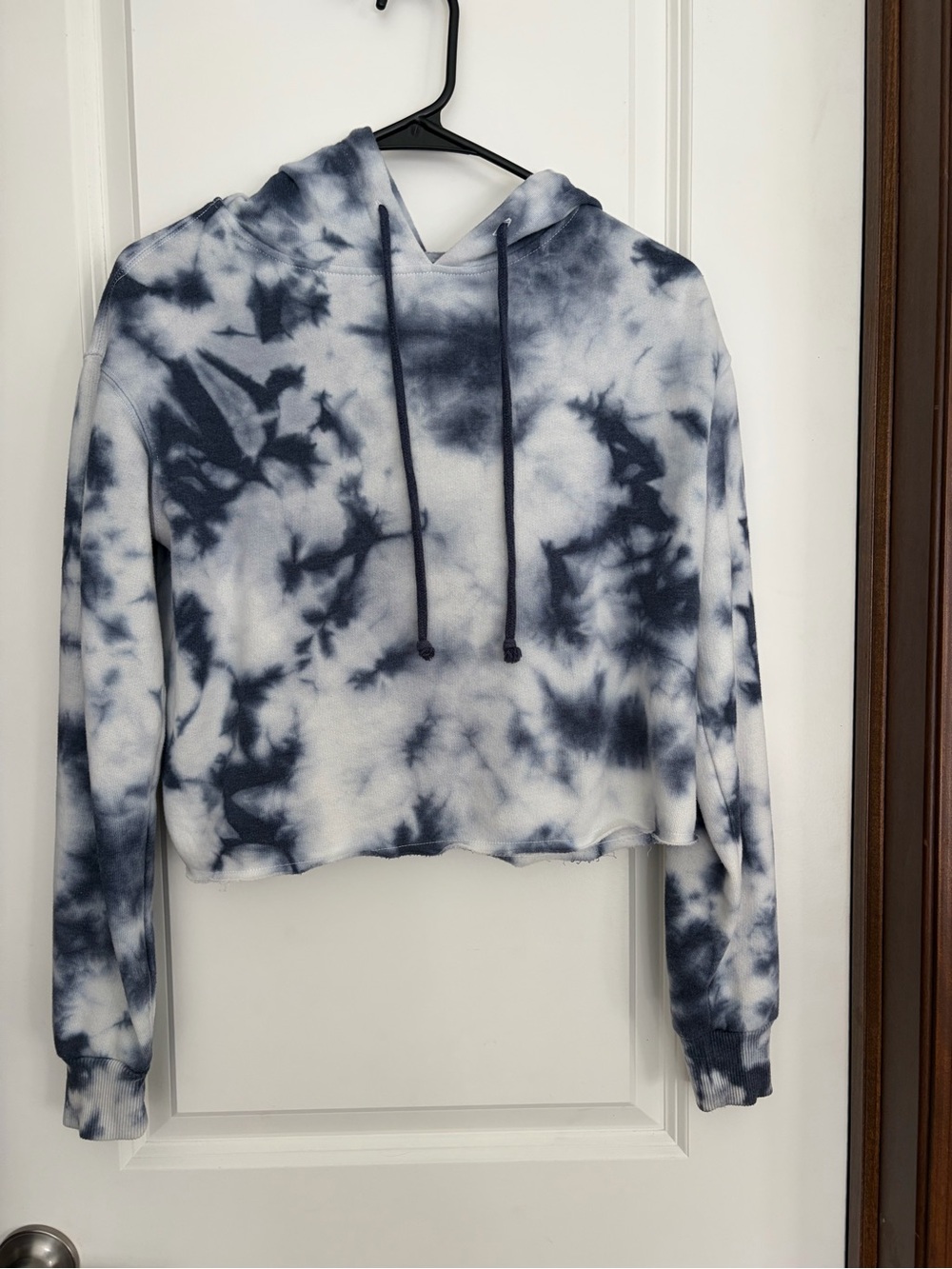Cropped Tie-Dye Hoodie in Navy and White